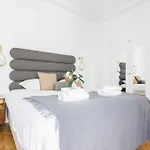 Exceptional Apartment Near The Eiffel Tower 3 Bdr 5 P