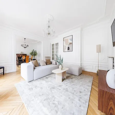 Exceptional Near The Eiffel Tower 3 Bdr 5 P Parigi